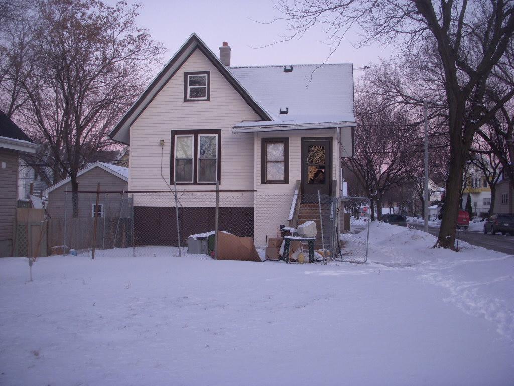4124 W Saint Paul Ave., Milwaukee, WI 53208