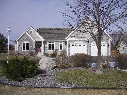 8195 S Country Club Cir., Franklin, WI 53132