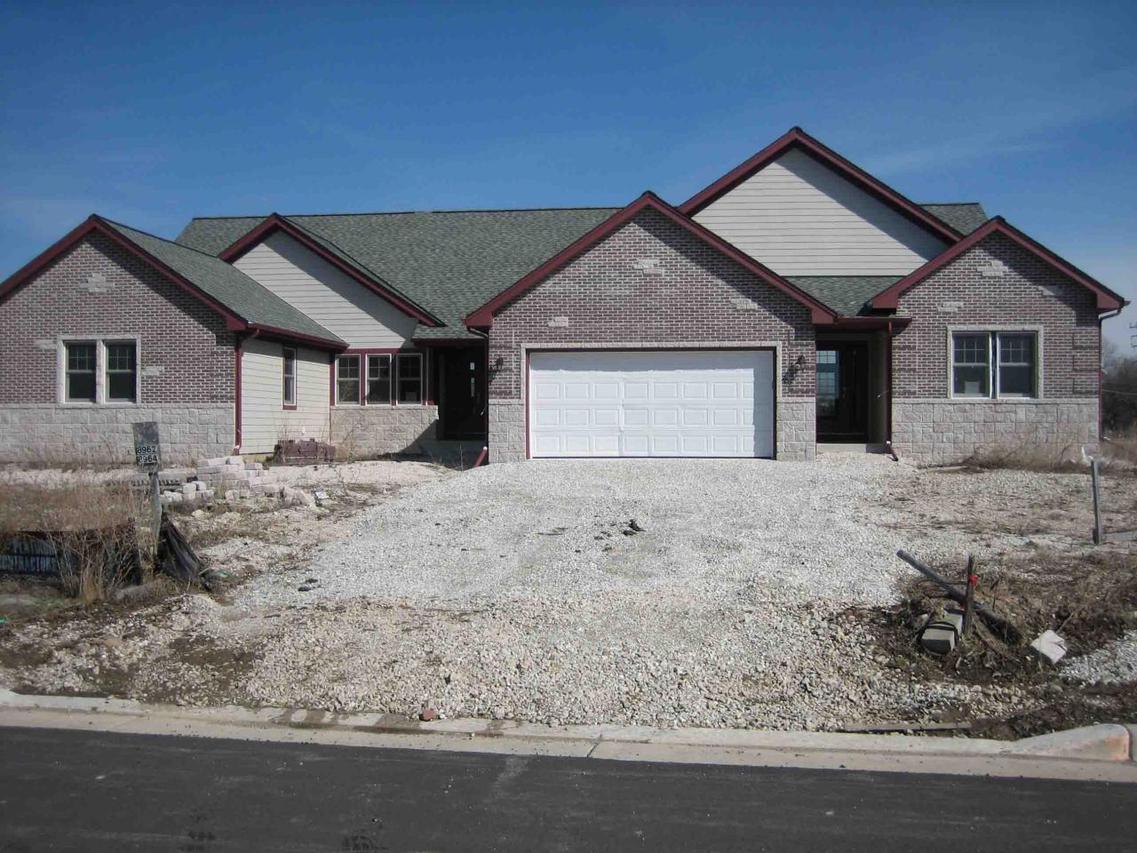 8964 S Cordgrass, Franklin, WI 53132