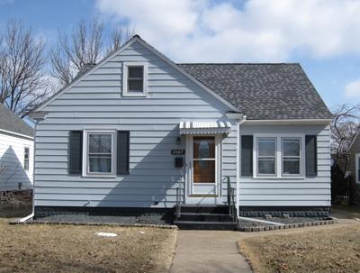 2107 S 15th St., La Crosse, WI 54601