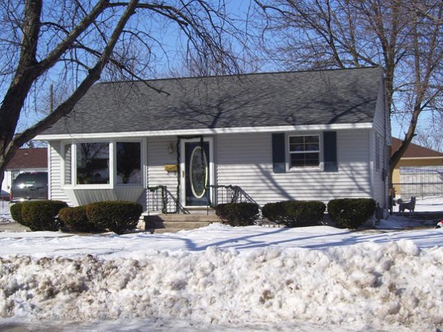 1334 S 24th St., Manitowoc, WI 54220