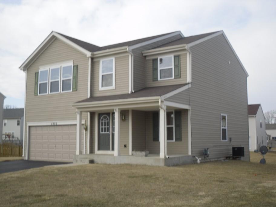 1006 N Hearthstone St, Elkhorn, WI 53121