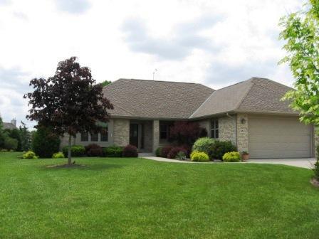 8933 S Redwing, Franklin, WI 53132