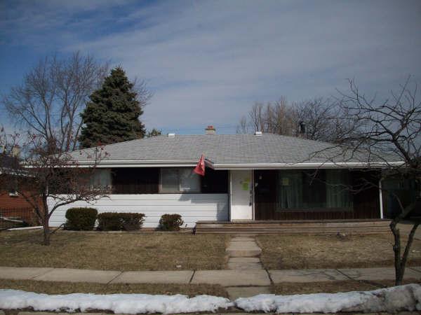 2726 Lincolnwood Dr., Racine, WI 53403