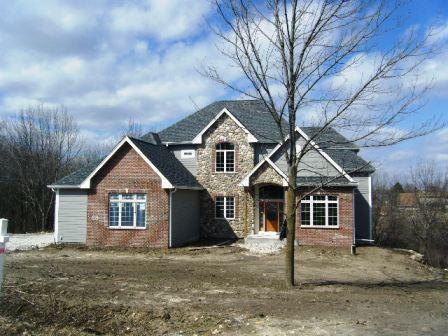 W272N6881 Stonehouse Dr, Lisbon, WI 53089