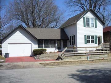 632 E Anne St., Oconomowoc, WI 53066