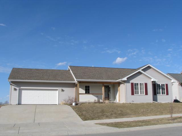 1036 Fieldstone Dr., Hartford, WI 53027