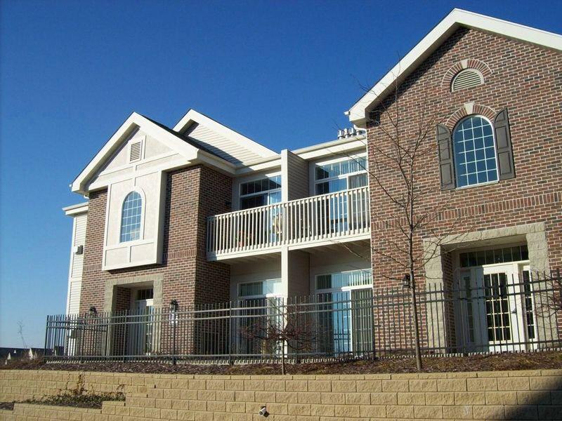 1540 Roxbury Way #201, Waukesha, WI 53186