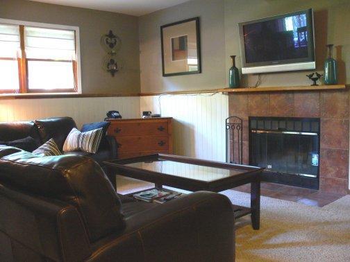 607 N Lincoln St, Elkhorn, WI 53121