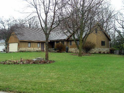 831 Indian Bluff, Manitowoc, WI 54220