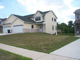 211 Nordic Ln., Slinger, WI 53086