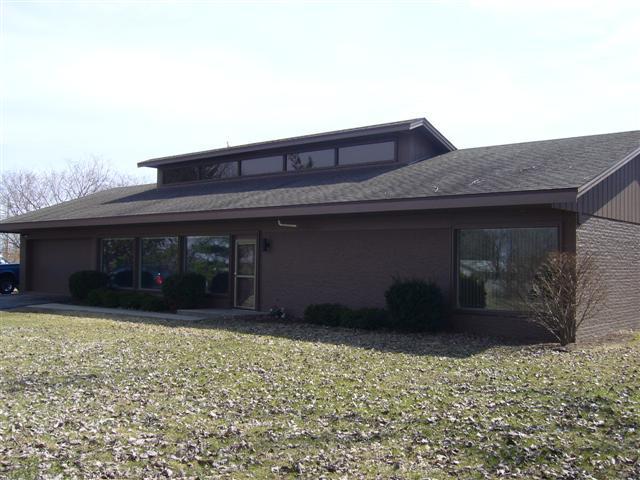 21775 Hillcrest Dr, Brookfield, WI 53186