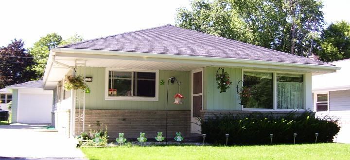 2223 N 115th St., Wauwatosa, WI 53226