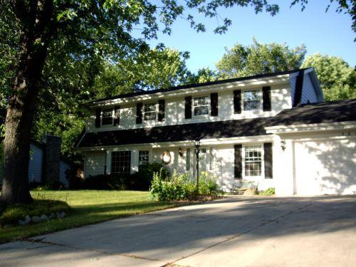 3590 S Willow Glen Dr., New Berlin, WI 53151