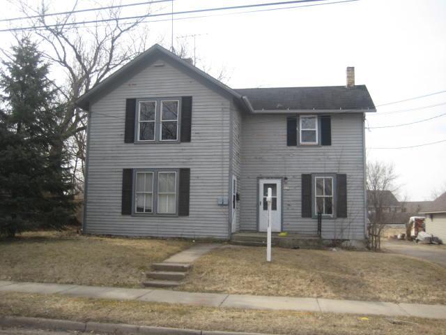 841 W South St., Oconomowoc, WI 53066