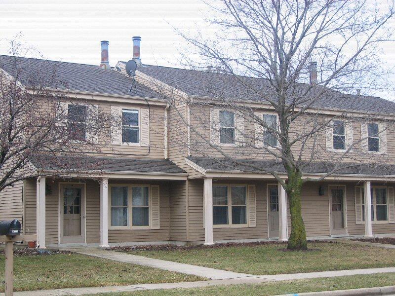 2013 Woodburn Rd #B, Waukesha, WI 53188