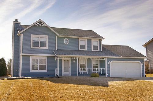 W225N2863 Foxwood Ln., Pewaukee, WI 53186