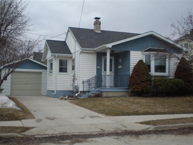 1110 Elm St., Manitowoc, WI 54220