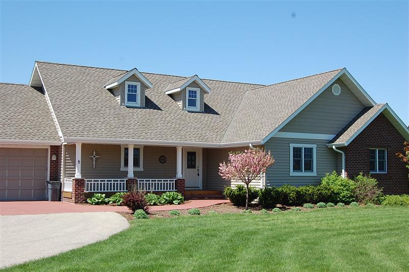 W342N6911 Northern Lights Dr., Oconomowoc, WI 53066