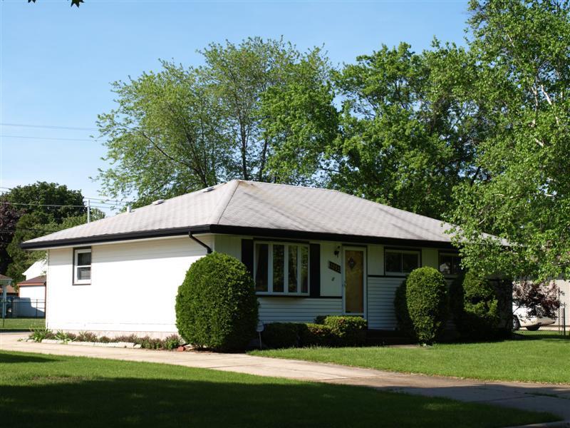 3255 W Birchwood Ave., Milwaukee, WI 53221