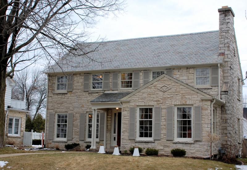 5060 N Woodburn St, Whitefish Bay, WI 53217