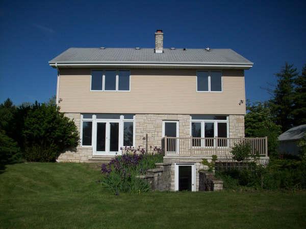 3260 Pilgrim Rd, Brookfield, WI 53005