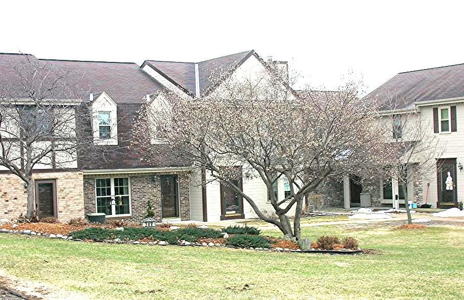 348 Willow Grove #E, Pewaukee, WI 53072