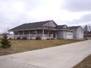 104 Eaton Ct., Saint Nazianz, WI 54245