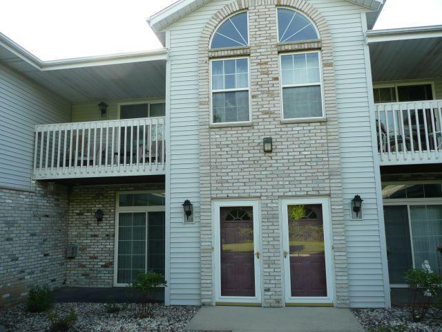 9101 S Aspen Dr. #6, Oak Creek, WI 53154