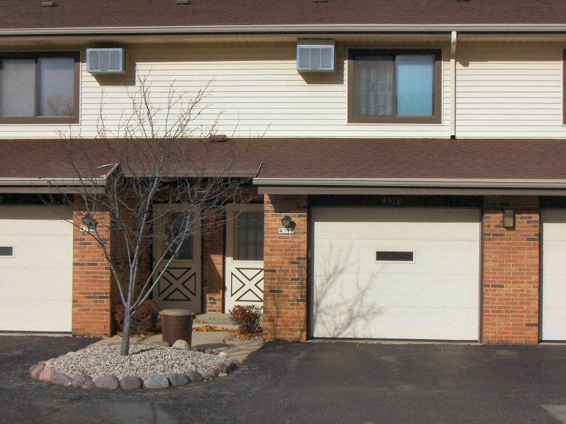 4518 S Greenridge Cir, Greenfield, WI 53220