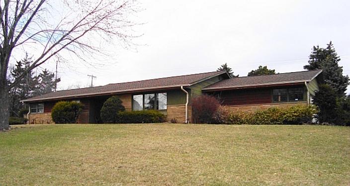 S23W22749 Hinsdale Rd., Waukesha, WI 53186