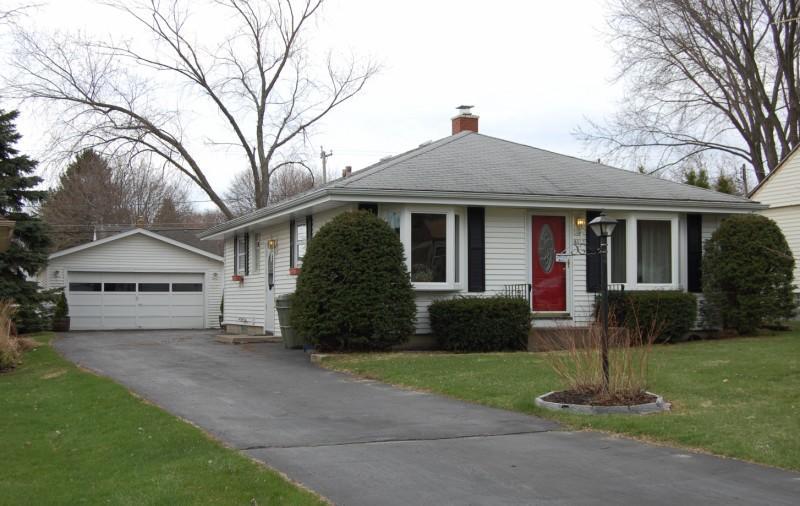 4017 W Calumet Rd., Milwaukee, WI 53209