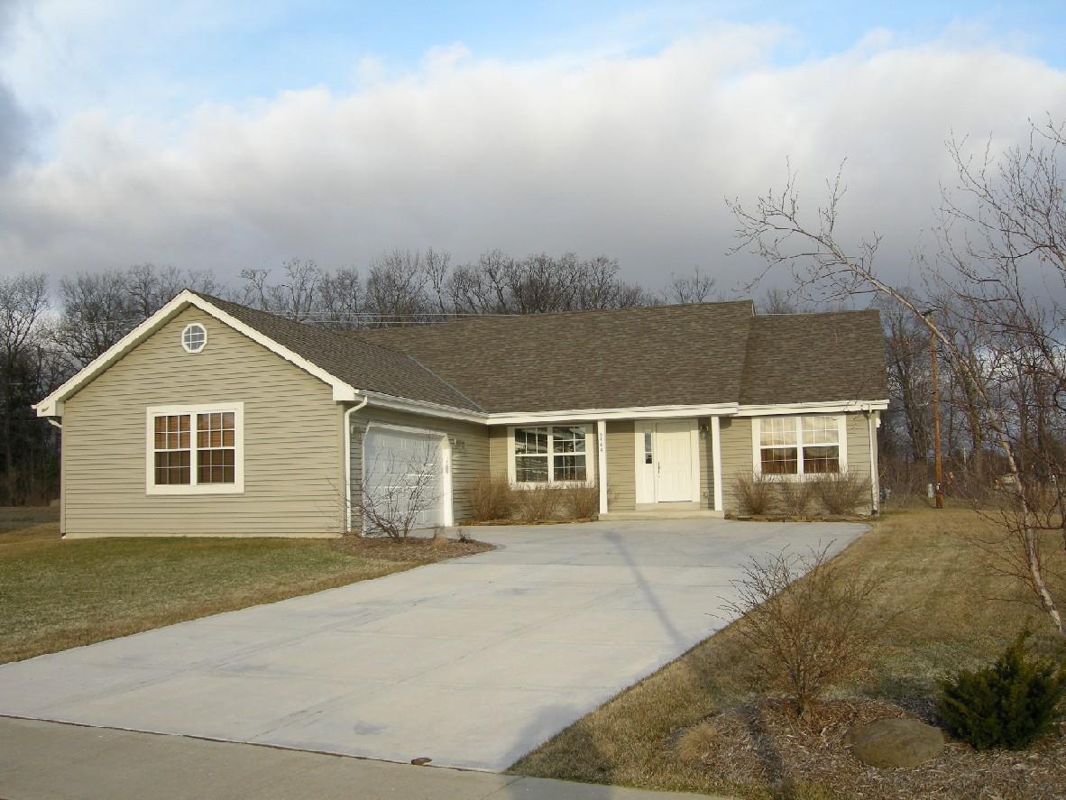 9543 S Wintergreen, Oak Creek, WI 53154