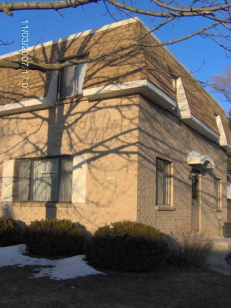 1426 S Coachlight Dr., New Berlin, WI 53151