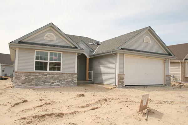 419 Sand Dr., West Bend, WI 53095