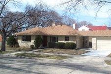 8024 W Meinecke, Wauwatosa, WI 53213