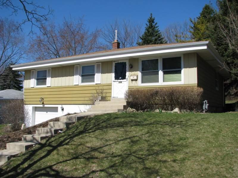 330 Debbie Dr., Waukesha, WI 53189