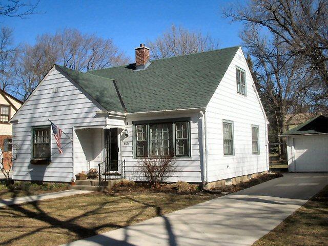 8534 Stickney Ave., Wauwatosa, WI 53226