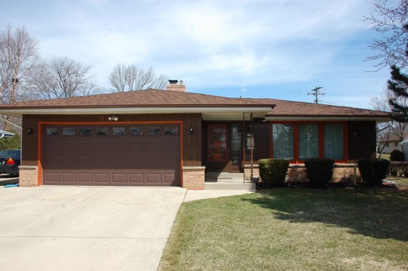 5798 Oriole Ave., Greendale, WI 53129