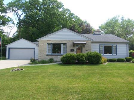 285 S Lincoln Dr., West Bend, WI 53095