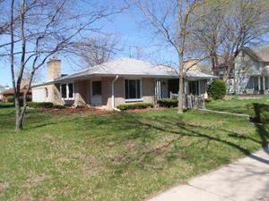 10428 W Burleigh St, Wauwatosa, WI 53222