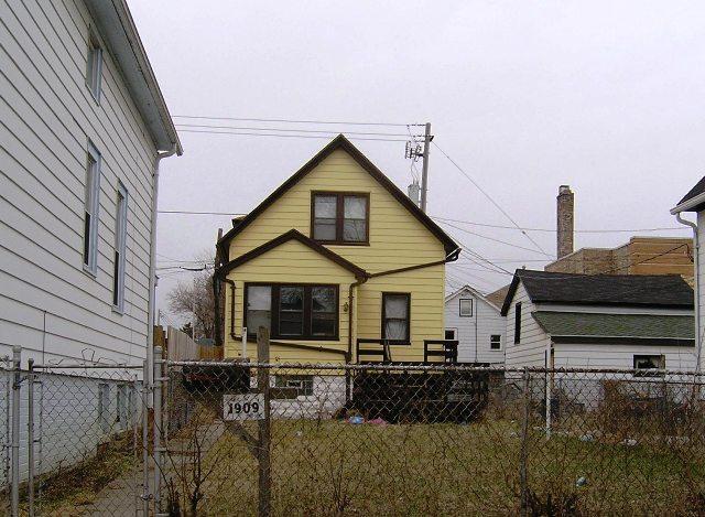1909 S 30th, Milwaukee, WI 53219