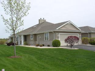 W174N7920 Wildwood Dr, Menomonee Falls, WI 53051