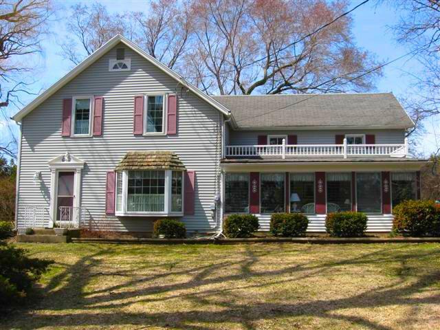 11219 N Farmdale Rd., Mequon, WI 53097