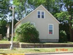 1028 Badger St, La Crosse, WI 54601