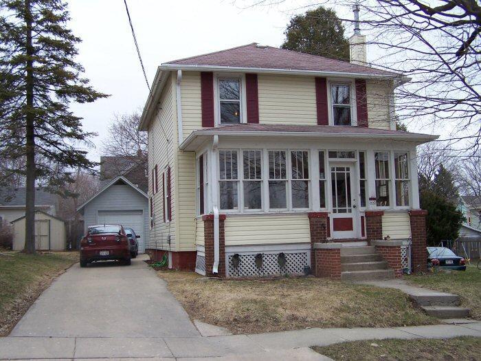 448 2nd St., Hartford, WI 53027