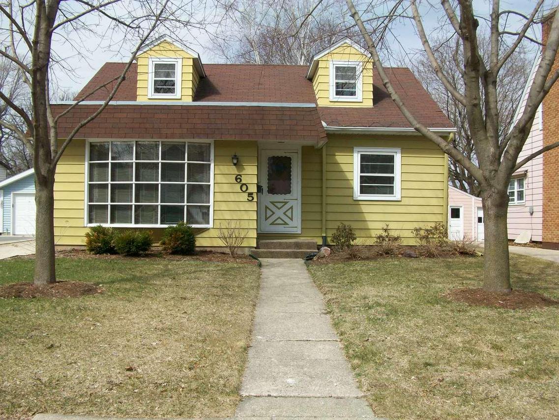 605 Elm St., Hartford, WI 53027