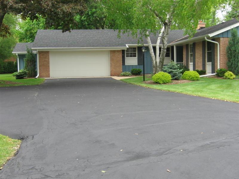 2310 W Kenboern Dr., Glendale, WI 53209