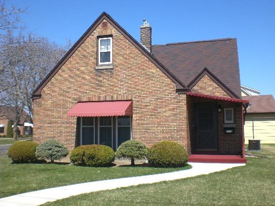 2614 Clark St., Manitowoc, WI 54220