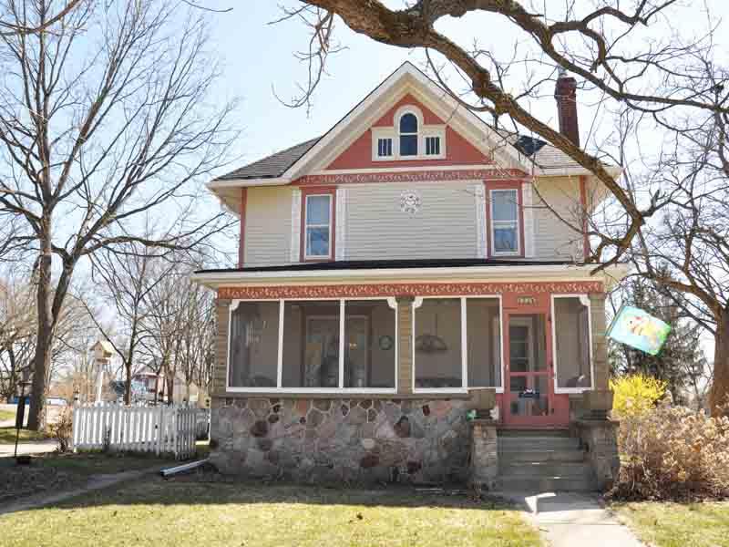 133 Eagle Lake Ave., Mukwonago, WI 53149